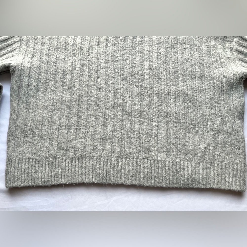 H&M | Grey Ribbed Knit Cropped Sweater - Picture 9 of 16
